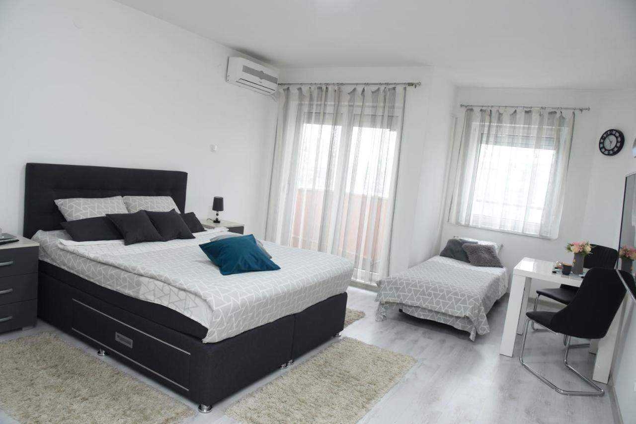 Apartmani Sofronic Loznica 2 ภายนอก รูปภาพ