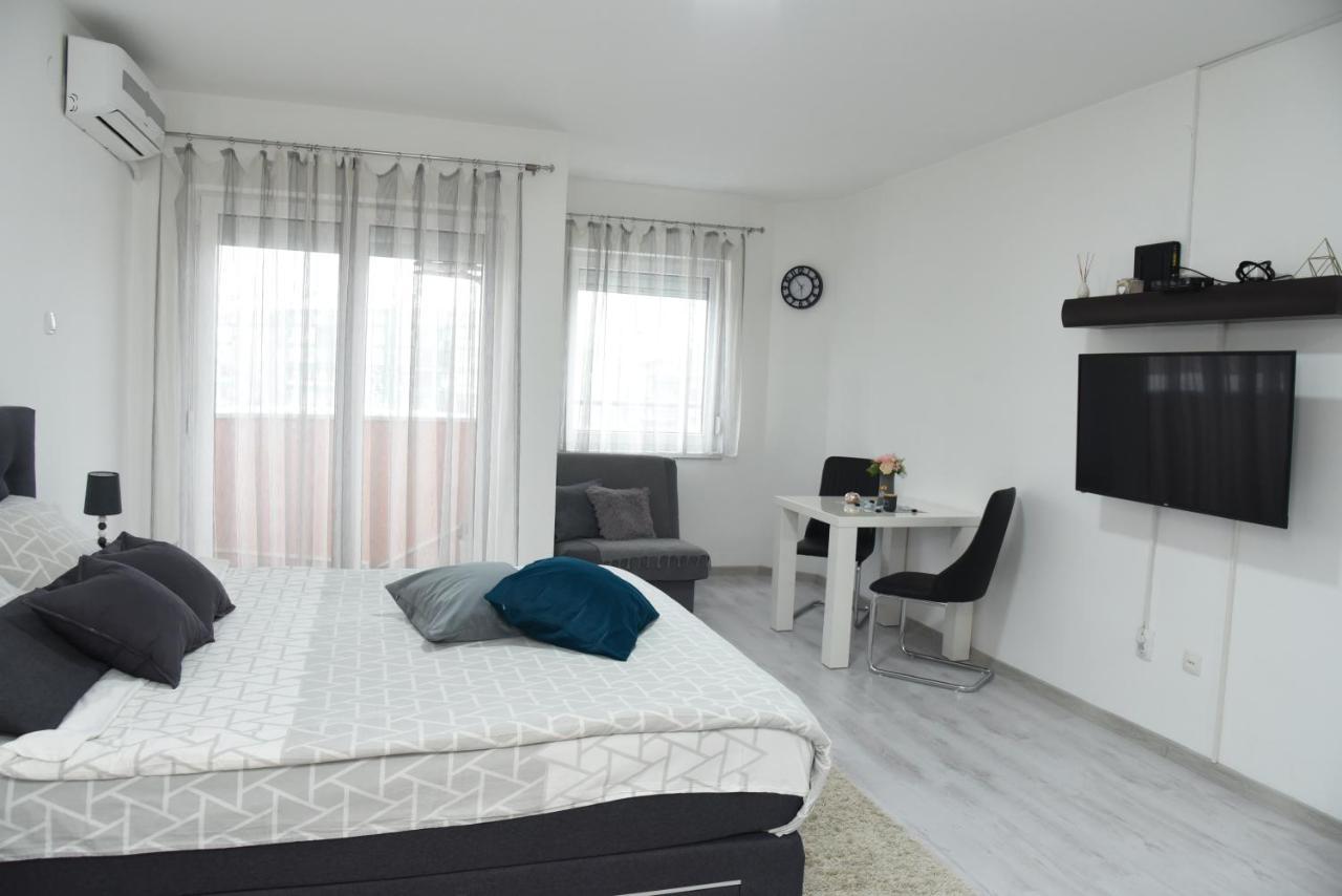 Apartmani Sofronic Loznica 2 ภายนอก รูปภาพ